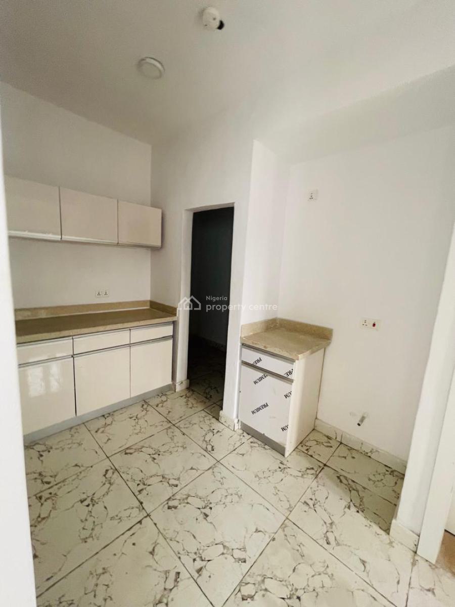 2 Bedroom Flat with Extra Room, Ikota, Lekki, Lagos, Flat / Apartment for Rent