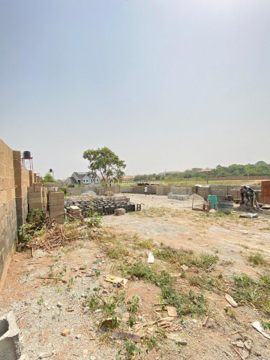 a Well Fenced Dry Land Measuring 600sqm, at Kolapo Ishola Gra, Ibadan, Oyo, Land for Sale