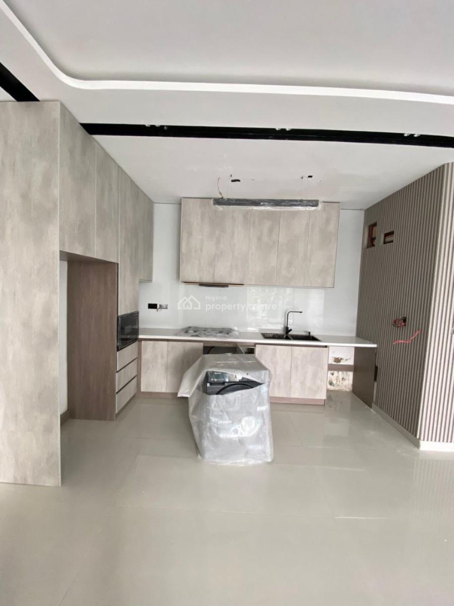 Spacious 2 Bedroom Serviced Apartment, Lekki Phase 1, Lekki, Lagos, Flat / Apartment for Sale