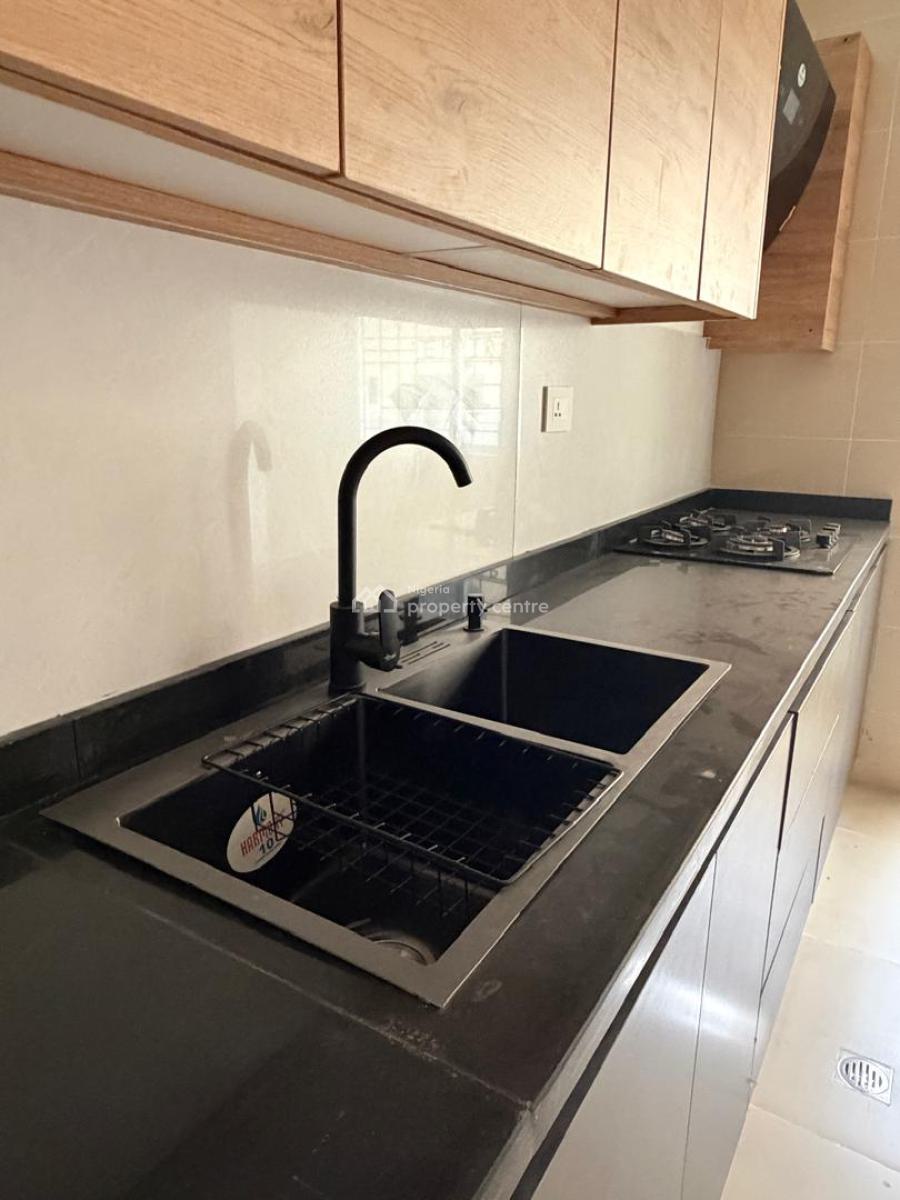 Spacious Fully Serviced 2 Bedroom Apartment, Elevator, Gym & Swimming Pool, Victoria Island (vi), Lagos, Flat / Apartment for Sale