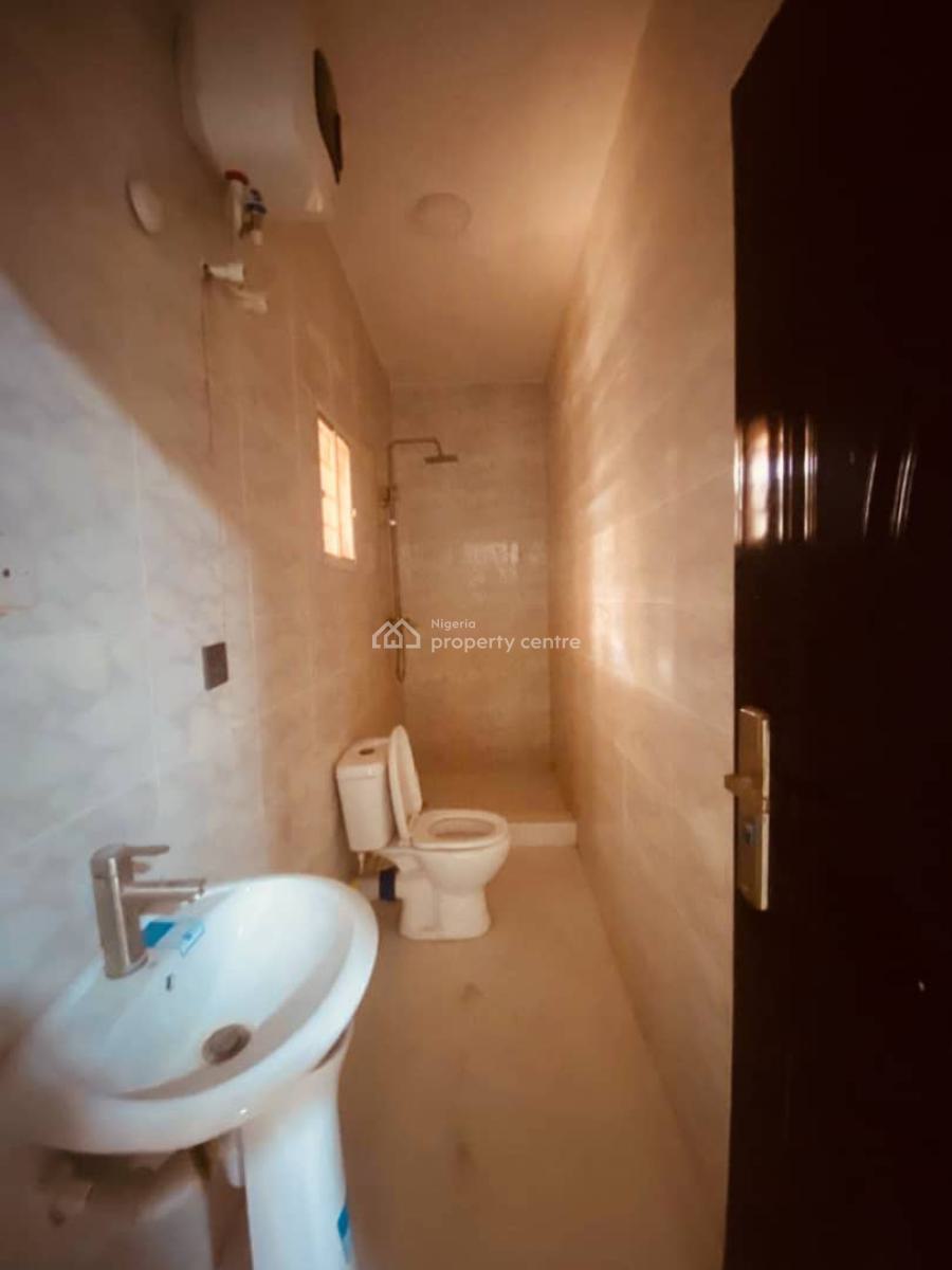 Modern Built Luxury Serviced 2 Bedrooms Apartment Upstairs in an Estate, Orchid, Lekki, Lagos, Flat / Apartment for Rent