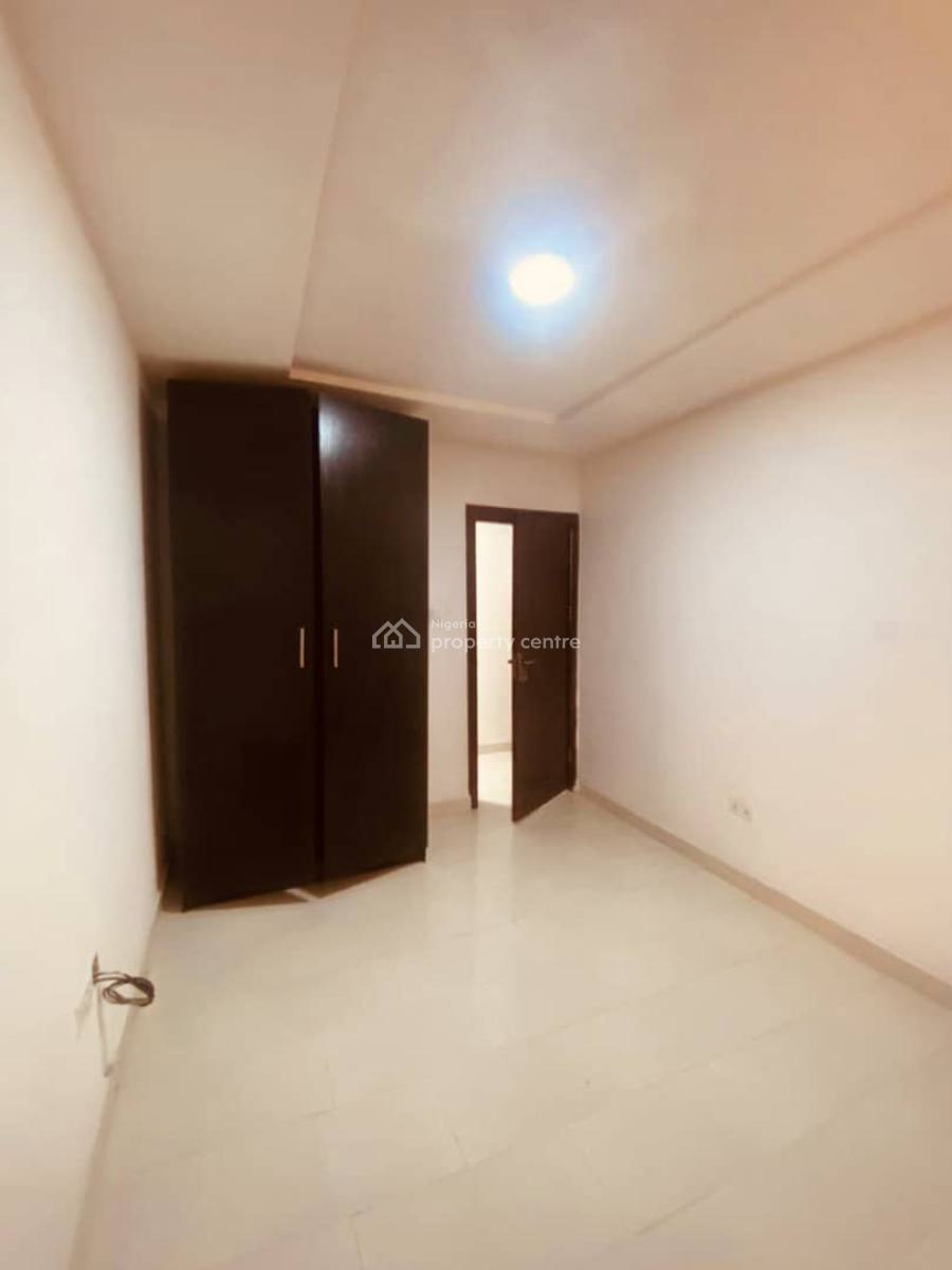 Modern Built Luxury Serviced 2 Bedrooms Apartment Upstairs in an Estate, Orchid, Lekki, Lagos, Flat / Apartment for Rent