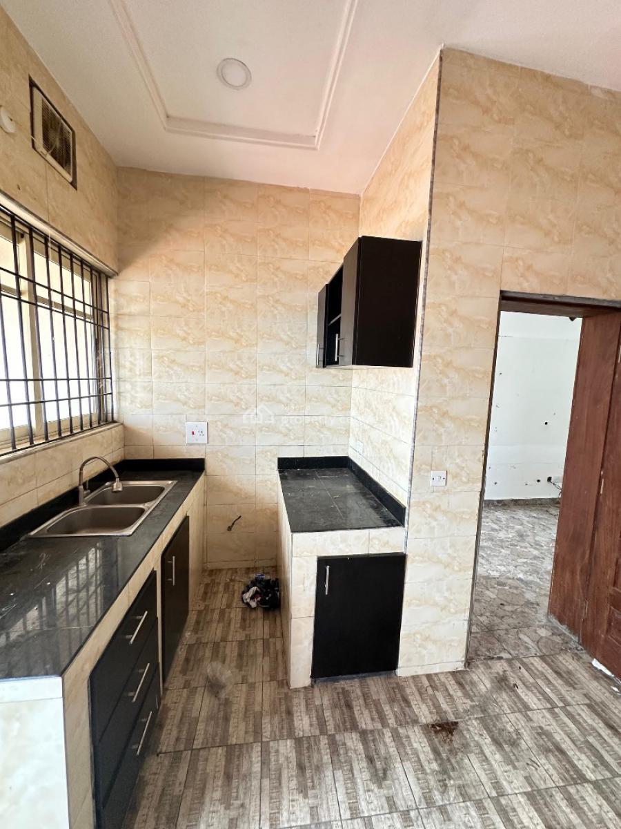 Spacious 1 Bedroom Apartment, Off Freedom Way, Lekki Phase 1, Lekki, Lagos, Flat / Apartment for Rent