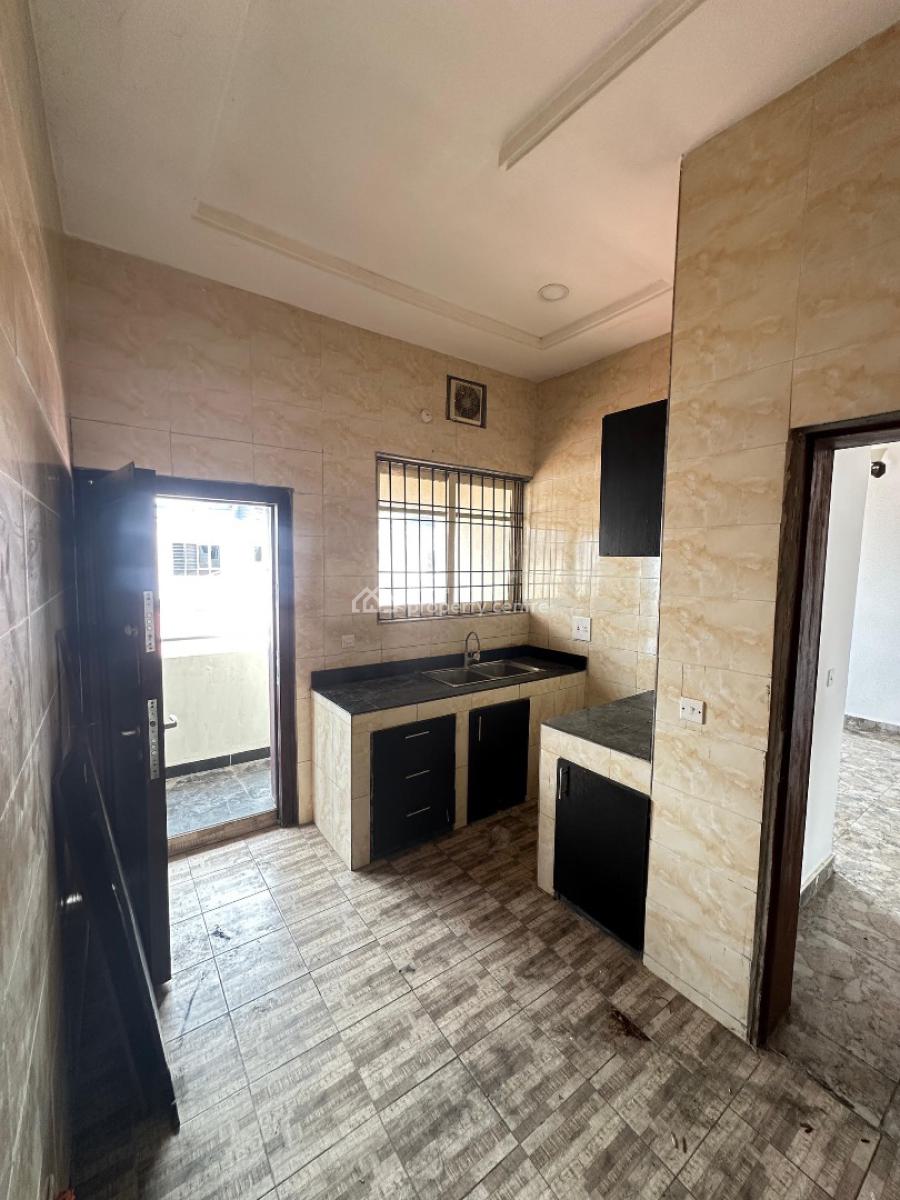 Spacious 1 Bedroom Apartment, Off Freedom Way, Lekki Phase 1, Lekki, Lagos, Flat / Apartment for Rent