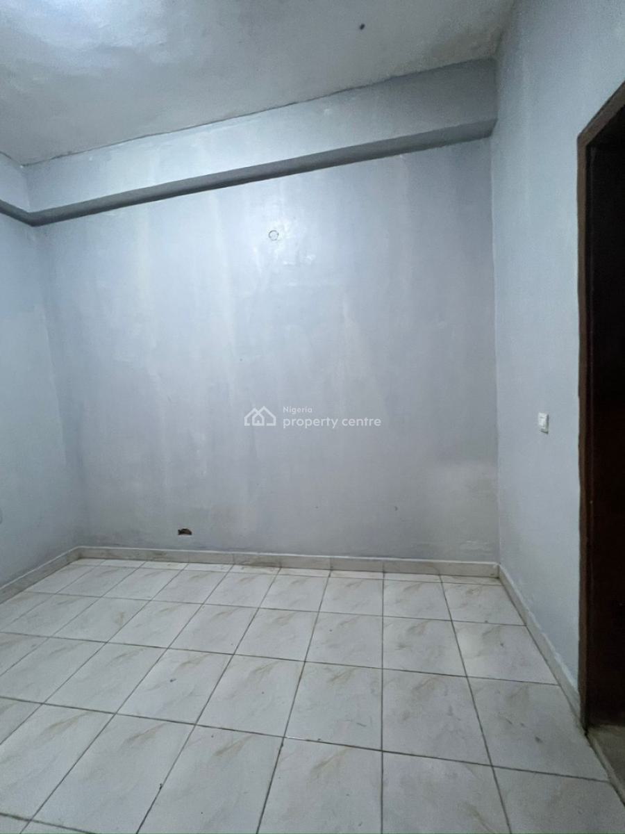 Spacious Room Downstairs, Chevron Alternative Route, Lekki, Lagos, Flat / Apartment for Rent