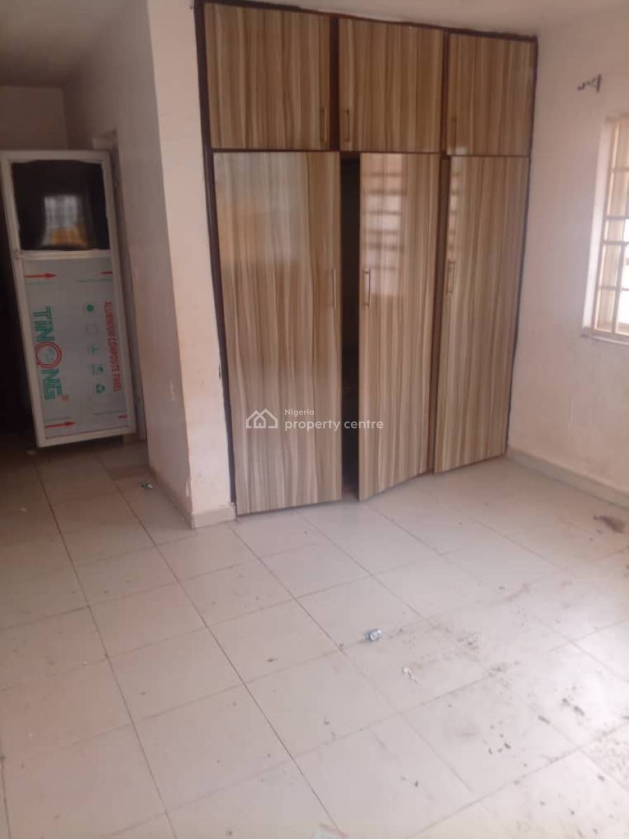 Clean 3 Bedroom Flat Apartment, Gra Phase 1, Magodo, Lagos, Flat / Apartment for Rent