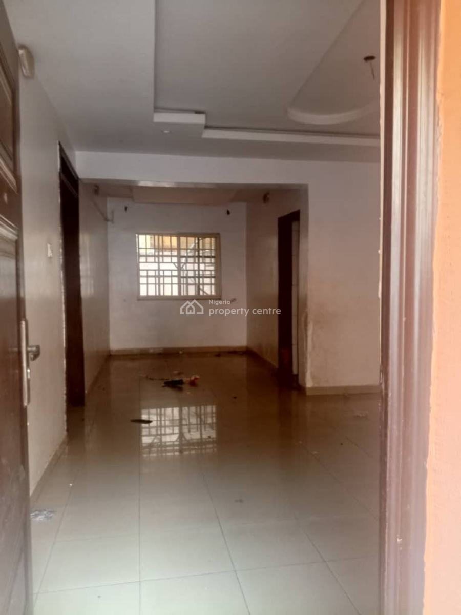 Clean 3 Bedroom Flat Apartment, Gra Phase 1, Magodo, Lagos, Flat / Apartment for Rent