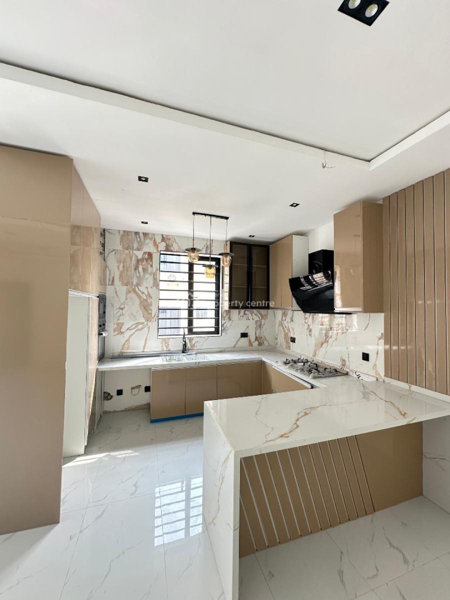 Well Finished 2 Bedroom Apartment, Off Freedom Way, Lekki Phase 1, Lekki, Lagos, Flat / Apartment for Sale