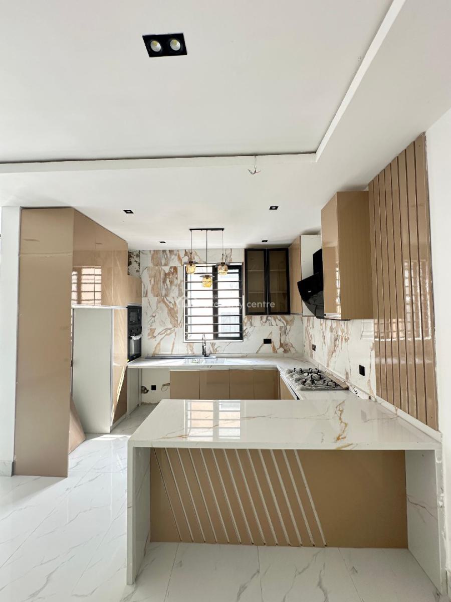 Well Finished 2 Bedroom Apartment, Off Freedom Way, Lekki Phase 1, Lekki, Lagos, Flat / Apartment for Sale