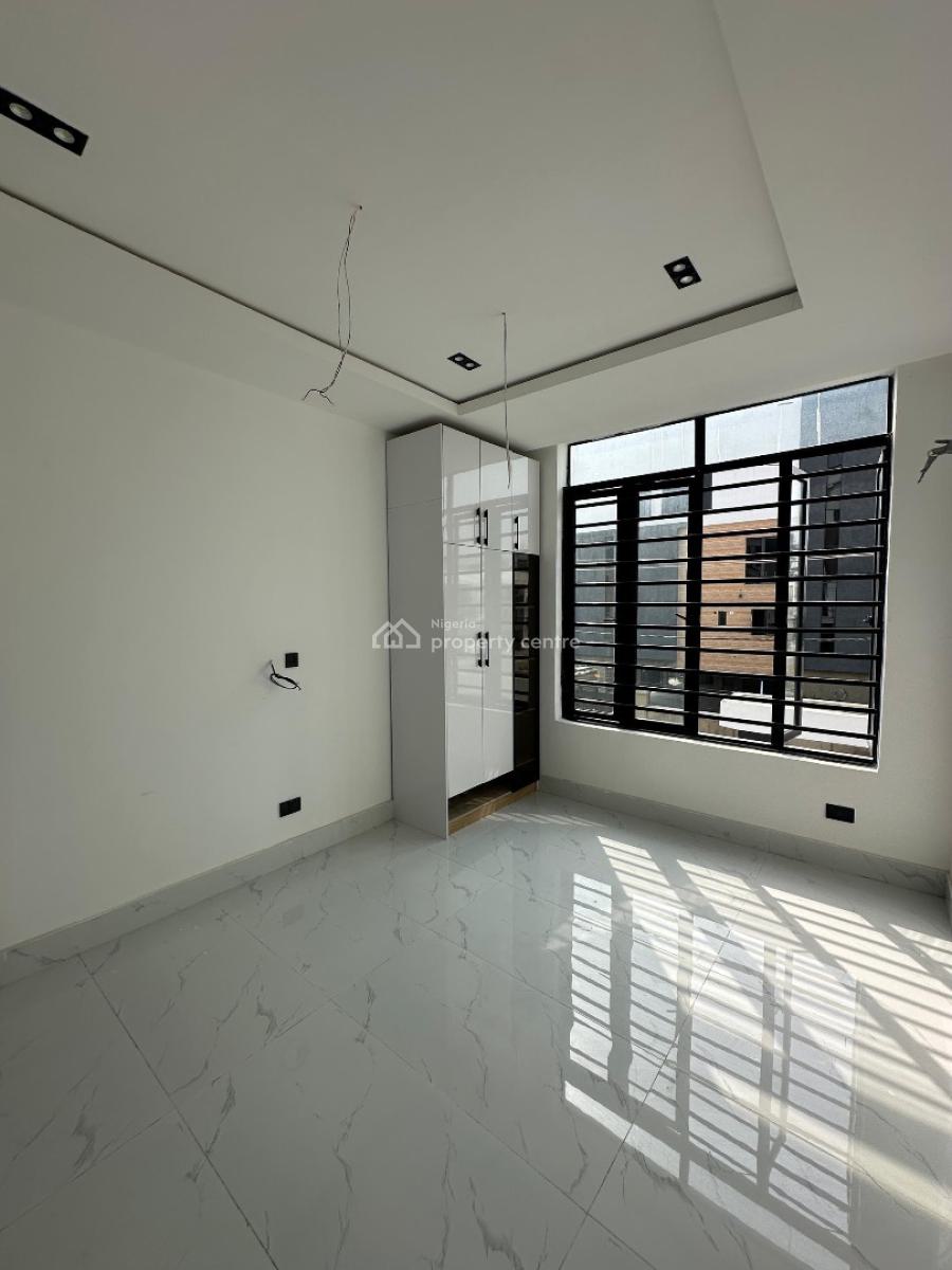 Well Finished 2 Bedroom Apartment, Off Freedom Way, Lekki Phase 1, Lekki, Lagos, Flat / Apartment for Sale