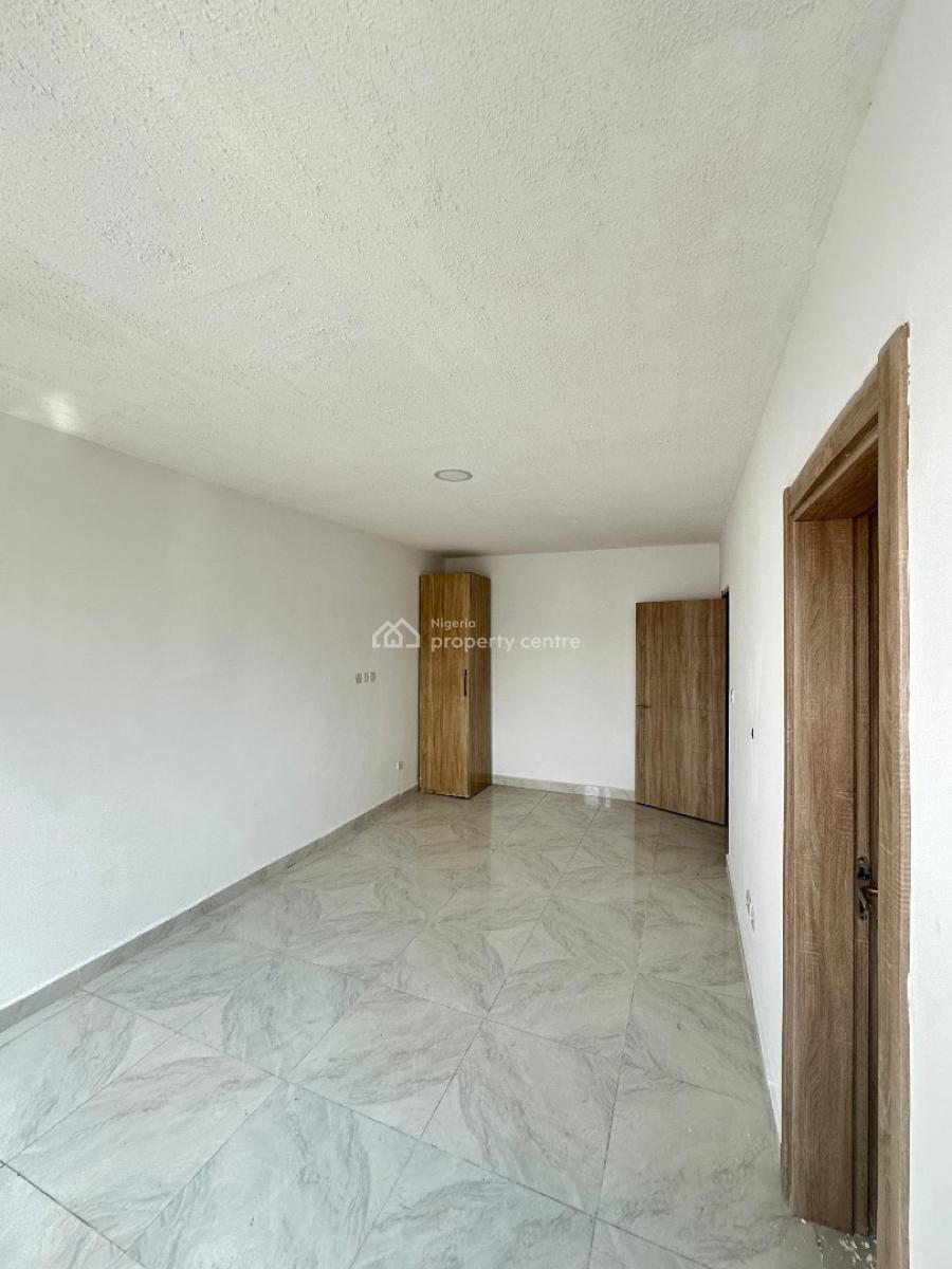 Spacious 2 Bedroom Apartment, Off Freedom Way, Lekki Phase 1, Lekki, Lagos, Flat / Apartment for Rent