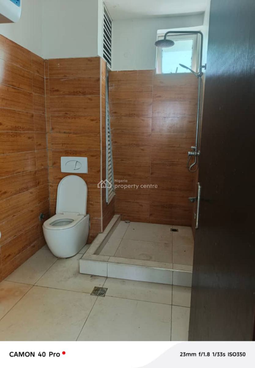 Massive 3 Bedrooms Flat Upstairs, Grenadine Estate Monastery Road Sangotedo, Ajah, Lagos, Flat / Apartment for Rent