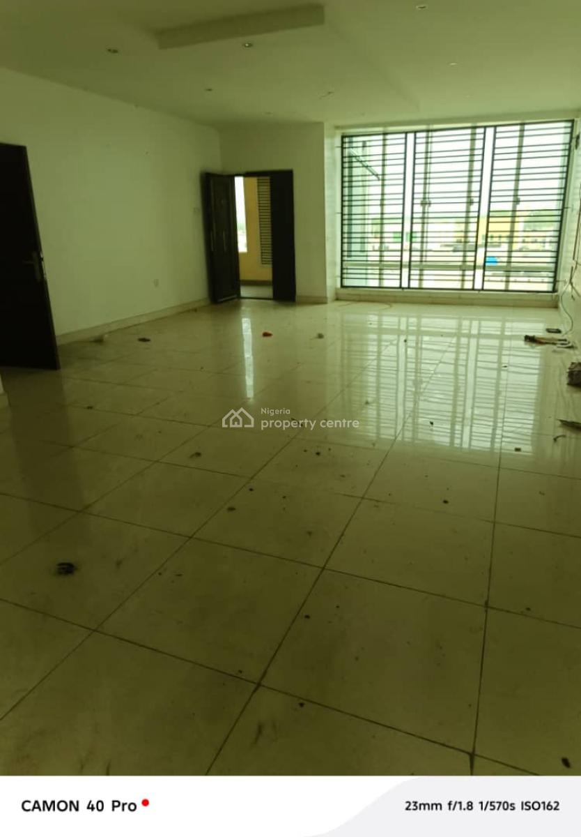 Massive 3 Bedrooms Flat Upstairs, Grenadine Estate Monastery Road Sangotedo, Ajah, Lagos, Flat / Apartment for Rent