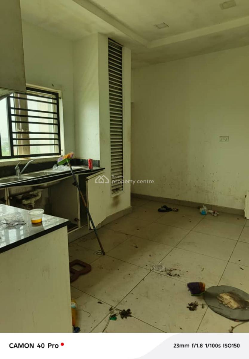 Massive 3 Bedrooms Flat Upstairs, Grenadine Estate Monastery Road Sangotedo, Ajah, Lagos, Flat / Apartment for Rent