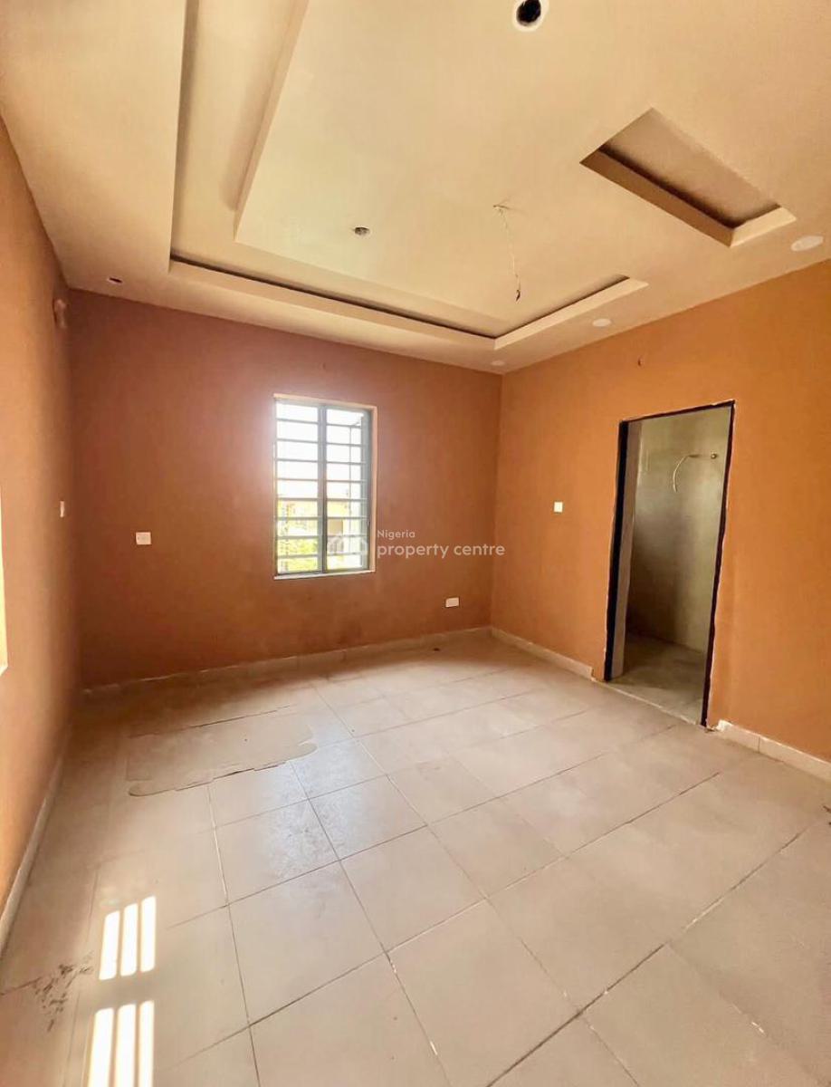 Well Maintained 3 Bedroom Apartment with Excellent Facilities, Ologolo, Lekki, Lagos, Flat / Apartment for Rent