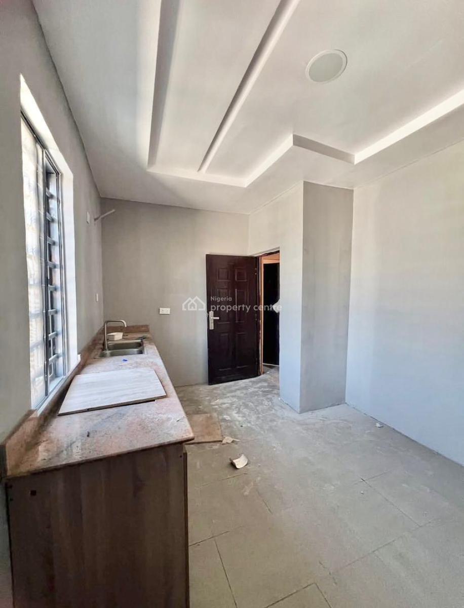 Well Maintained 3 Bedroom Apartment with Excellent Facilities, Ologolo, Lekki, Lagos, Flat / Apartment for Rent