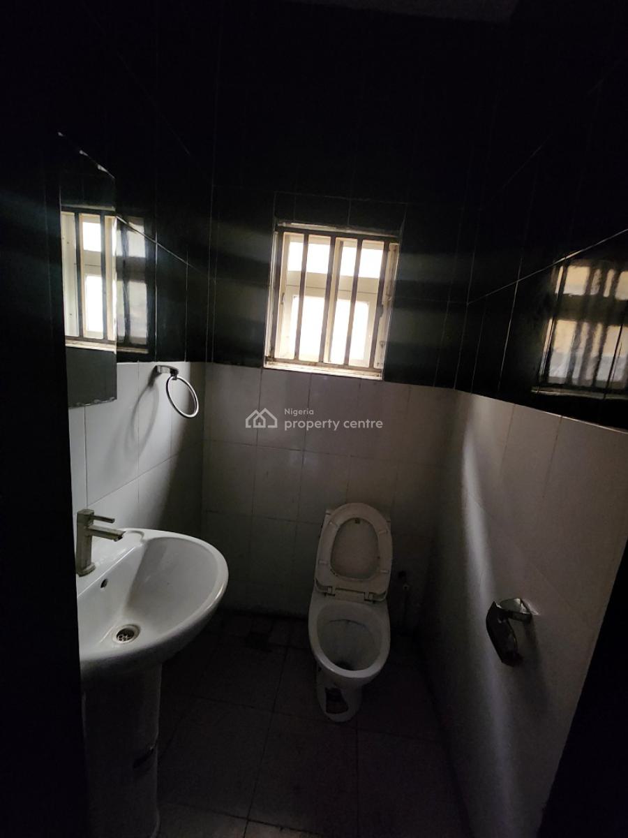 Well-maintained 5-bedroom Semi-detached Duplex with Bq, Off Falolu, Masha, Surulere, Lagos, Semi-detached Duplex for Sale