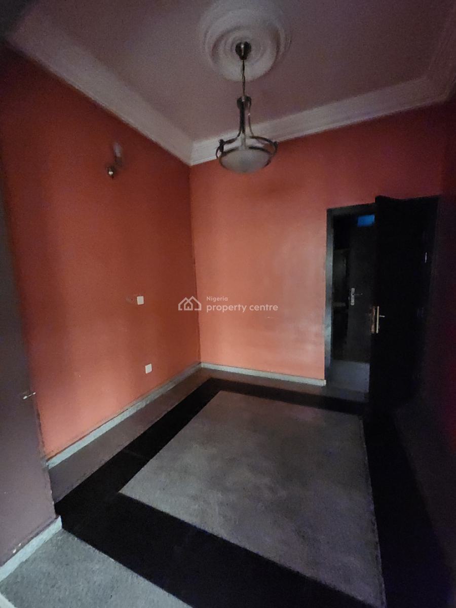 Well-maintained 5-bedroom Semi-detached Duplex with Bq, Off Falolu, Masha, Surulere, Lagos, Semi-detached Duplex for Sale