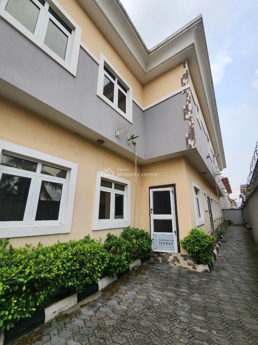Well-maintained 5-bedroom Semi-detached Duplex with Bq, Off Falolu, Masha, Surulere, Lagos, Semi-detached Duplex for Sale