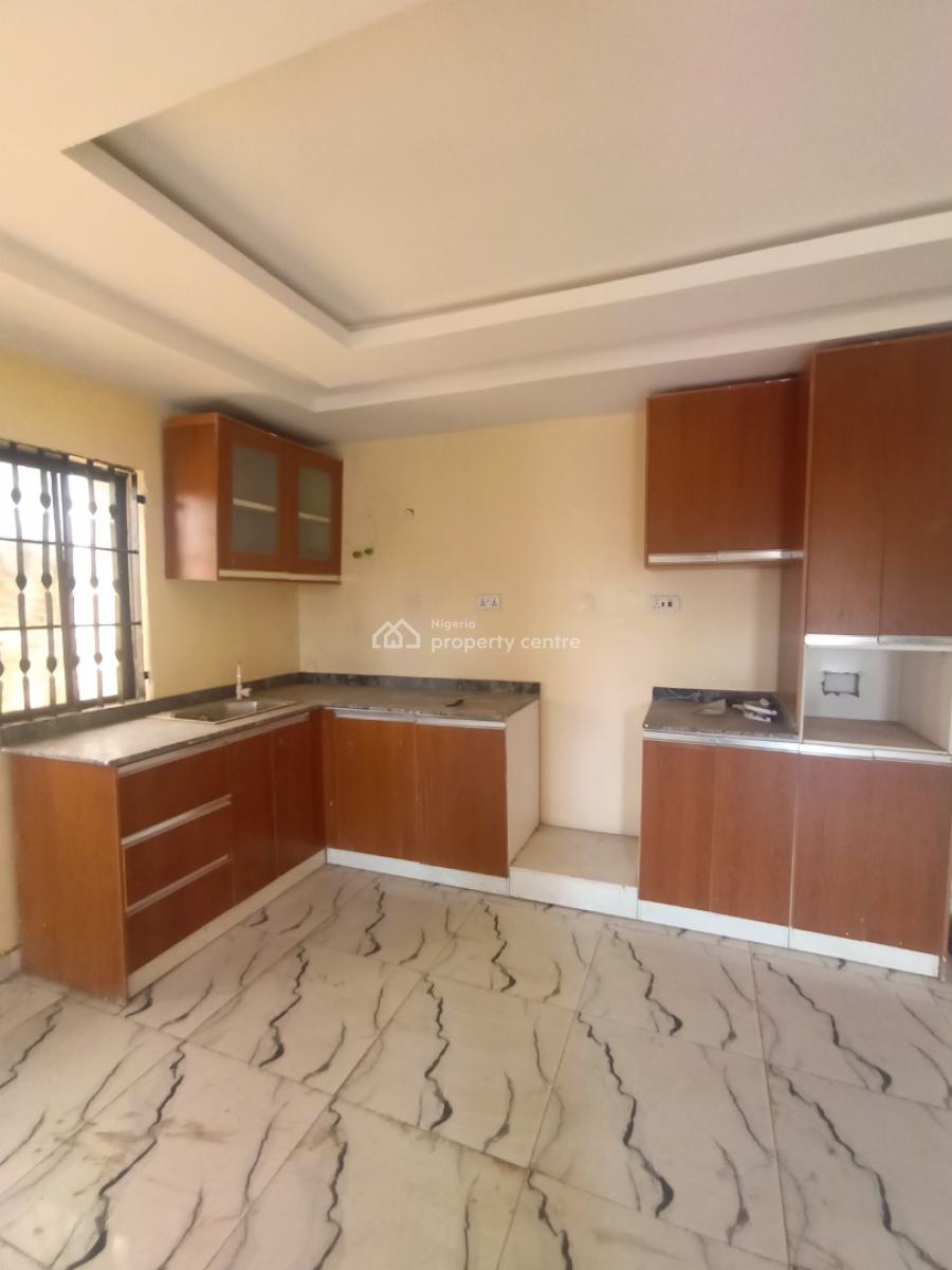Newly Renovated Spacious 2 Bedroom Apartment, Sagamu, Ogun, Flat / Apartment for Rent