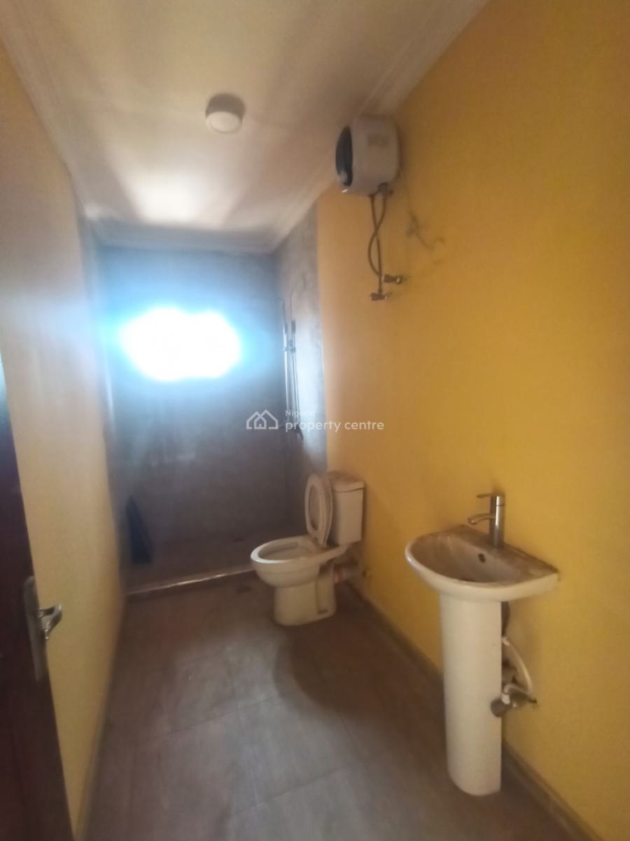 Newly Renovated Spacious 2 Bedroom Apartment, Sagamu, Ogun, Flat / Apartment for Rent