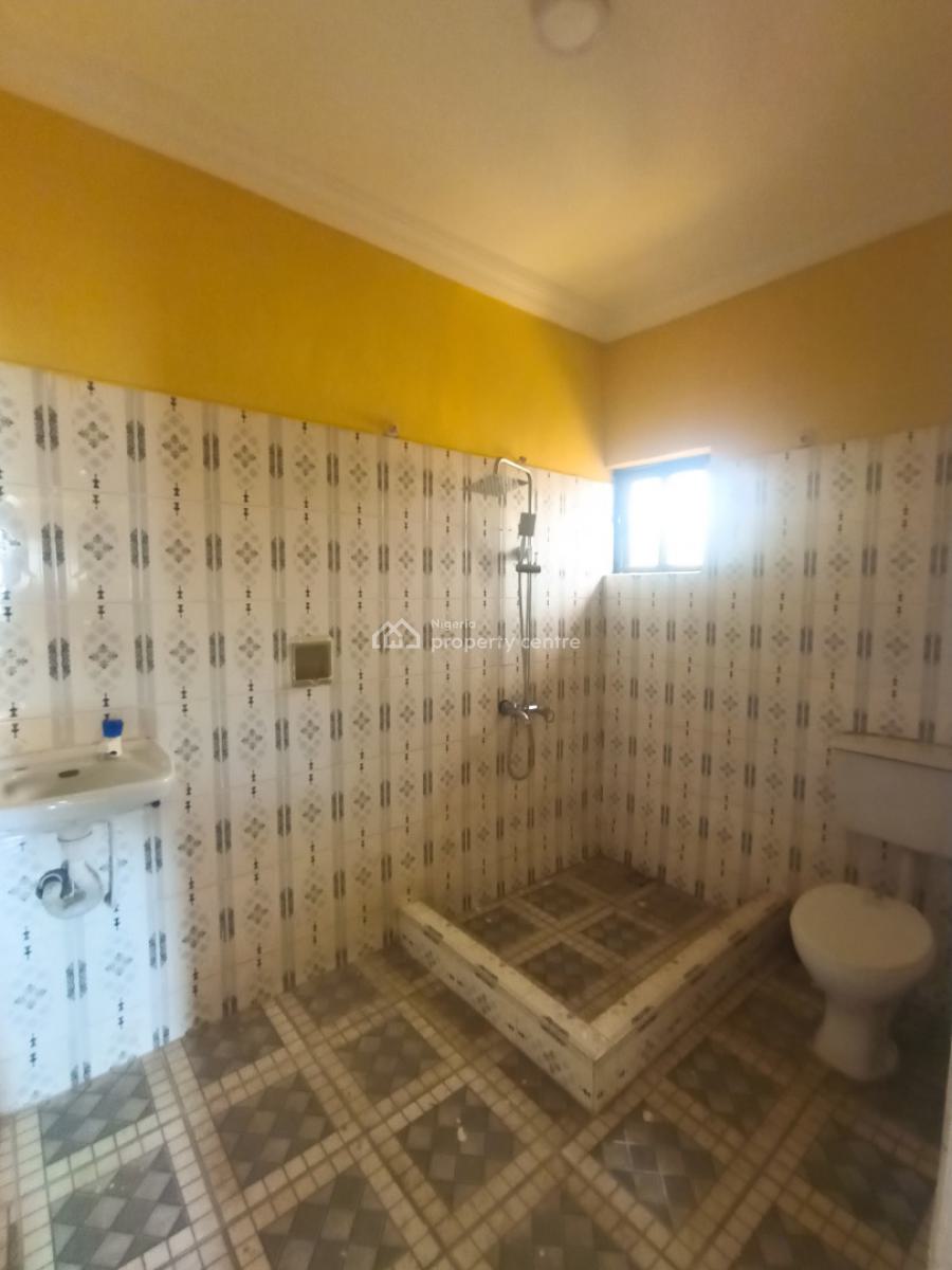 Newly Renovated Spacious 2 Bedroom Apartment, Sagamu, Ogun, Flat / Apartment for Rent