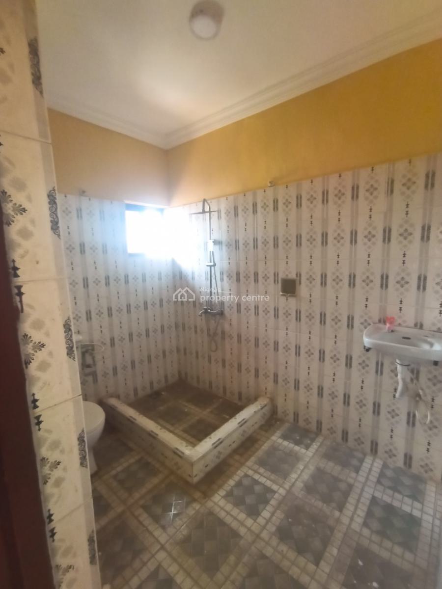 Newly Renovated Spacious 2 Bedroom Apartment, Sagamu, Ogun, Flat / Apartment for Rent