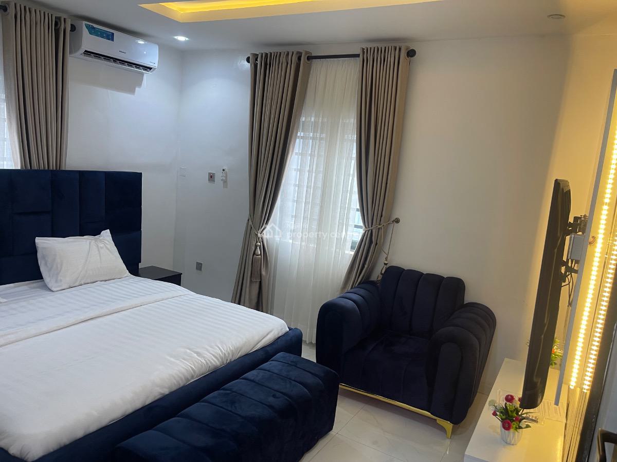 White House Studio Apartment, Oba Babinton Ashaye Crescent,, Omole Phase 1, Ikeja, Lagos, Self Contain (single Rooms) Short Let
