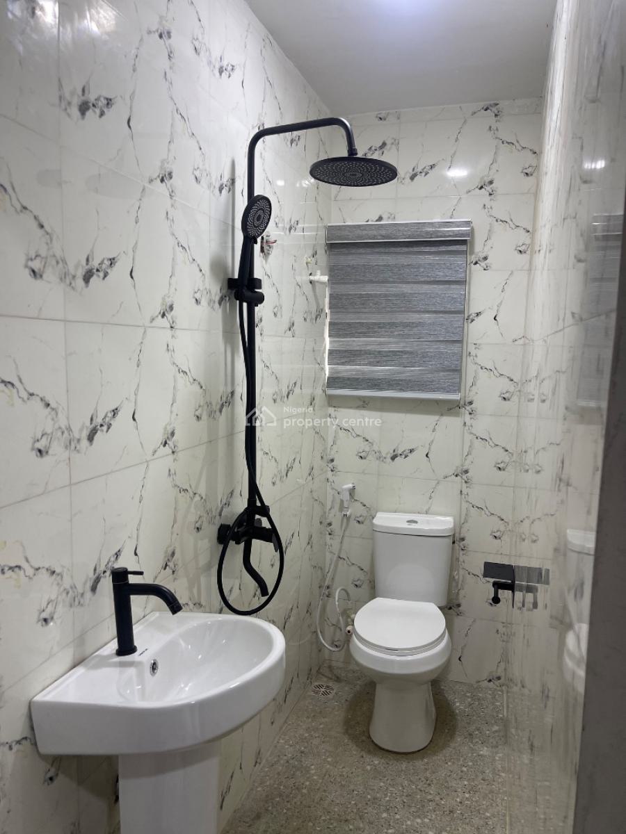 White House Studio Apartment, Oba Babinton Ashaye Crescent,, Omole Phase 1, Ikeja, Lagos, Self Contain (single Rooms) Short Let