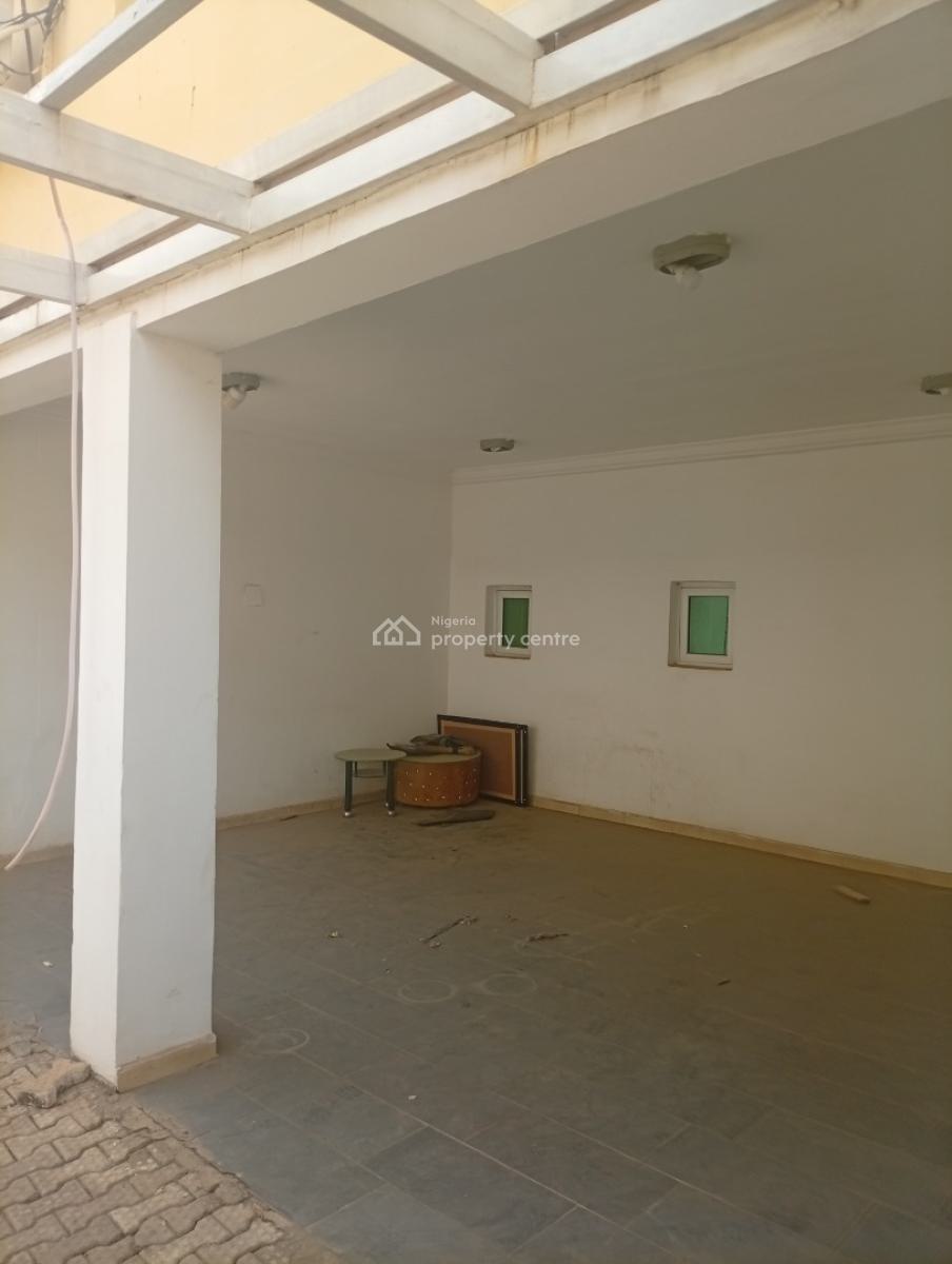 Spacious 3 Bedroom Terraced Duplex with a Bq, Asokoro District, Abuja, Terraced Duplex for Rent