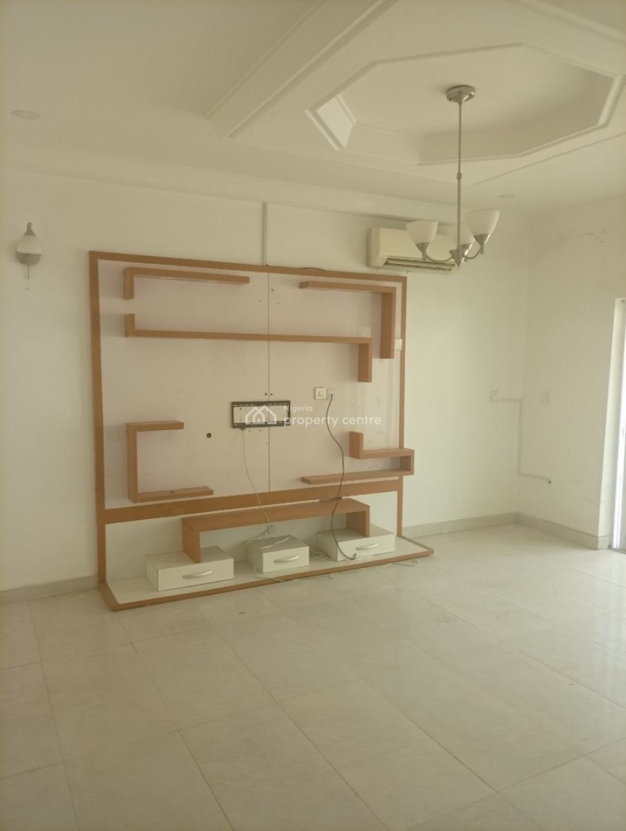 Spacious 3 Bedroom Terraced Duplex with a Bq, Asokoro District, Abuja, Terraced Duplex for Rent
