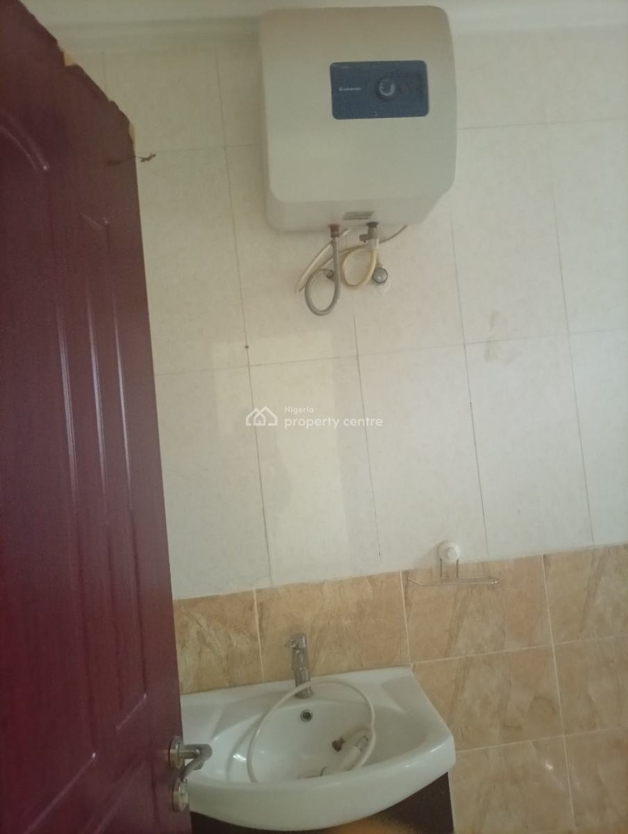 Spacious 3 Bedroom Terraced Duplex with a Bq, Asokoro District, Abuja, Terraced Duplex for Rent