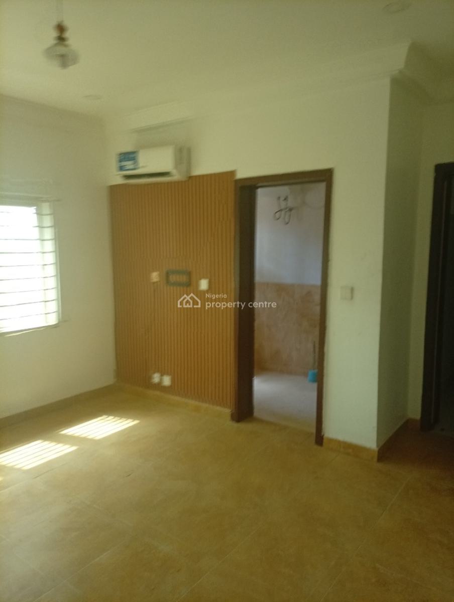 Spacious 3 Bedroom Terraced Duplex with a Bq, Asokoro District, Abuja, Terraced Duplex for Rent