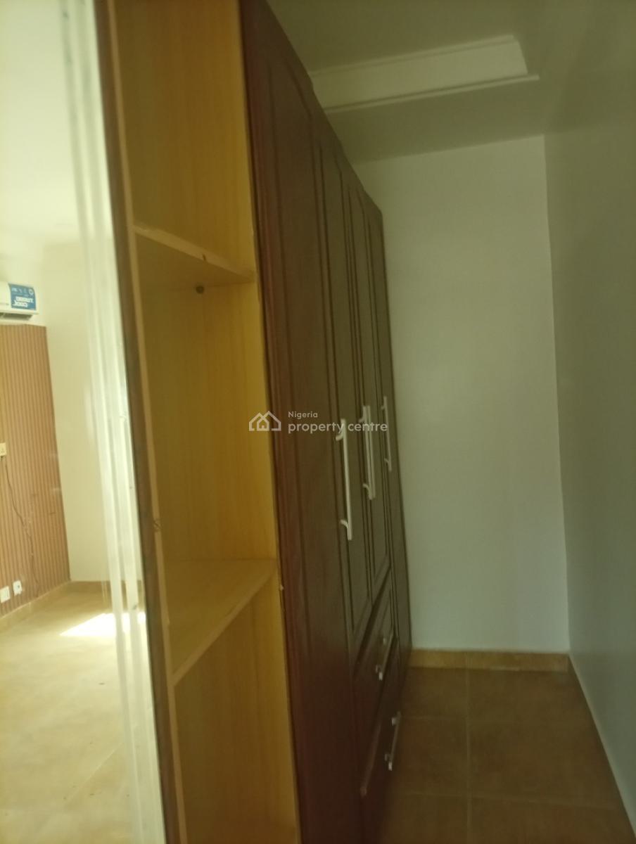 Spacious 3 Bedroom Terraced Duplex with a Bq, Asokoro District, Abuja, Terraced Duplex for Rent