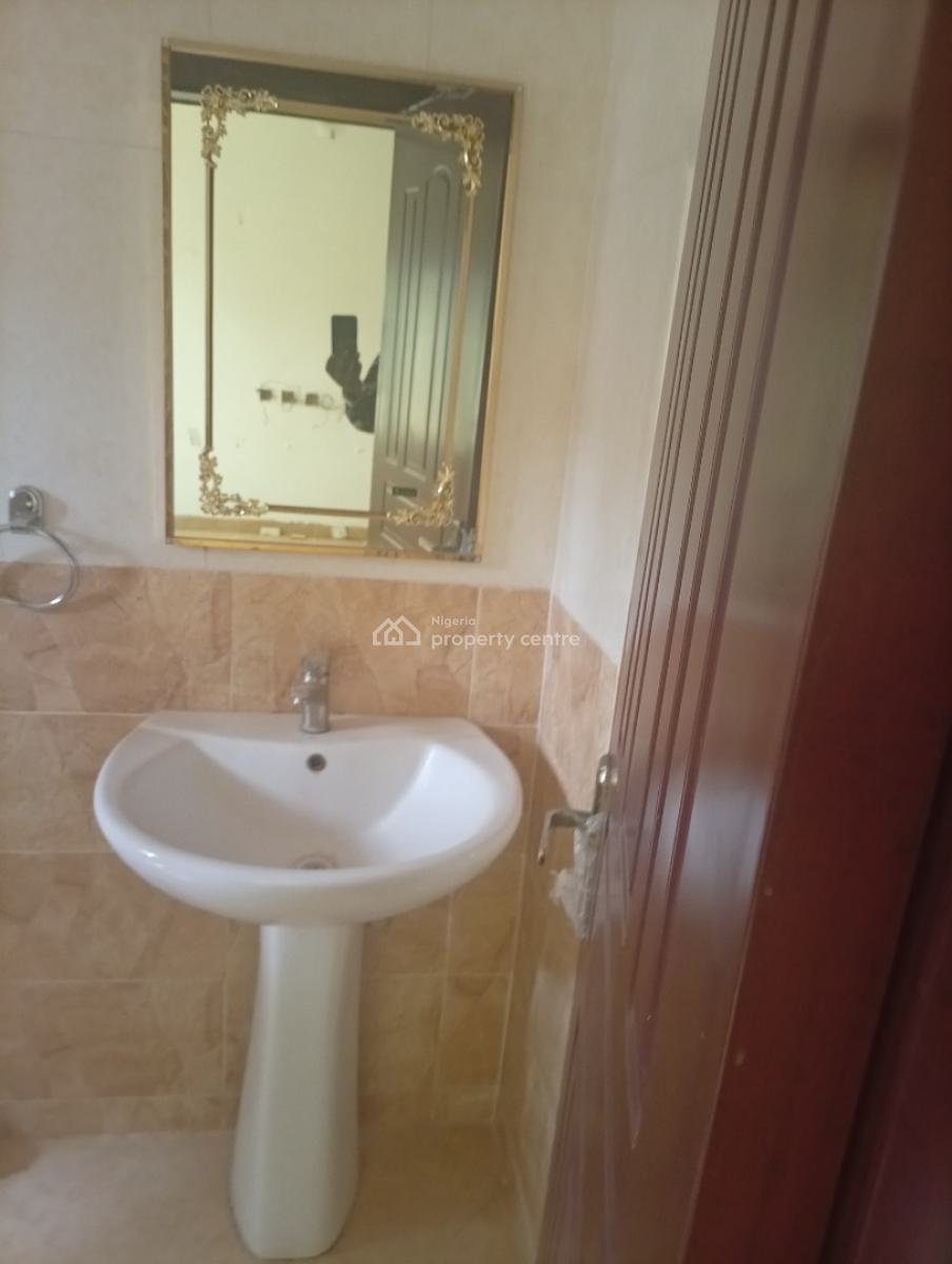 Spacious 3 Bedroom Terraced Duplex with a Bq, Asokoro District, Abuja, Terraced Duplex for Rent