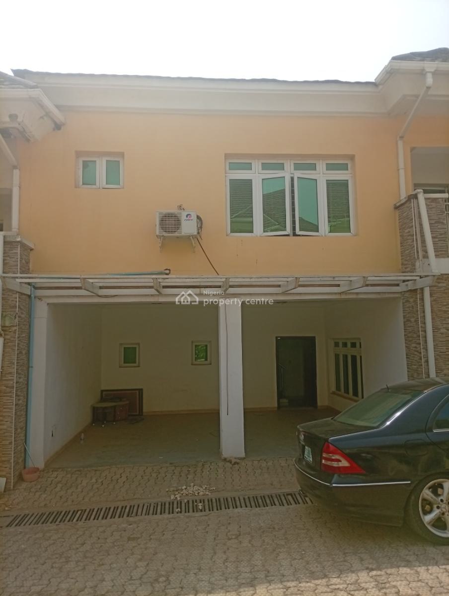 Spacious 3 Bedroom Terraced Duplex with a Bq, Asokoro District, Abuja, Terraced Duplex for Rent