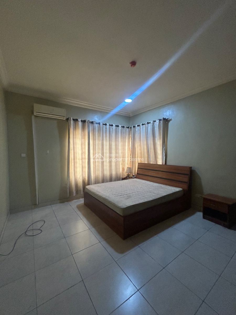 Well Maintained, Serviced Three Bedroom Apartment, Pinnock Beach Estate, Osapa, Lekki, Lagos, Flat / Apartment for Rent