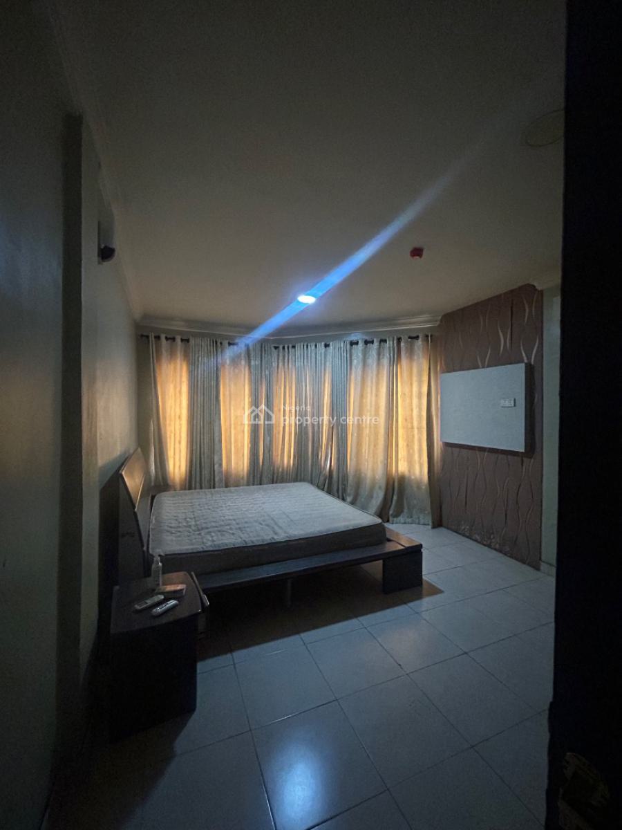 Well Maintained, Serviced Three Bedroom Apartment, Pinnock Beach Estate, Osapa, Lekki, Lagos, Flat / Apartment for Rent