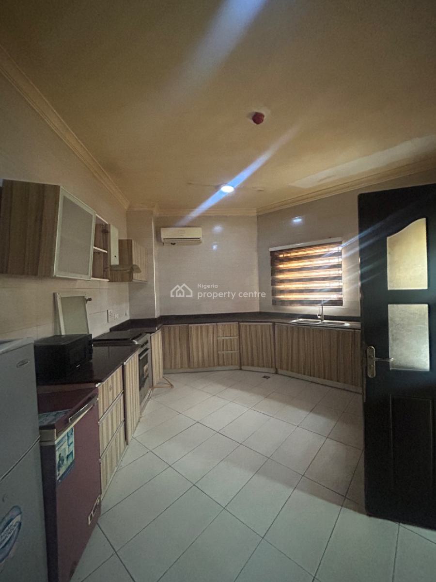 Well Maintained, Serviced Three Bedroom Apartment, Pinnock Beach Estate, Osapa, Lekki, Lagos, Flat / Apartment for Rent