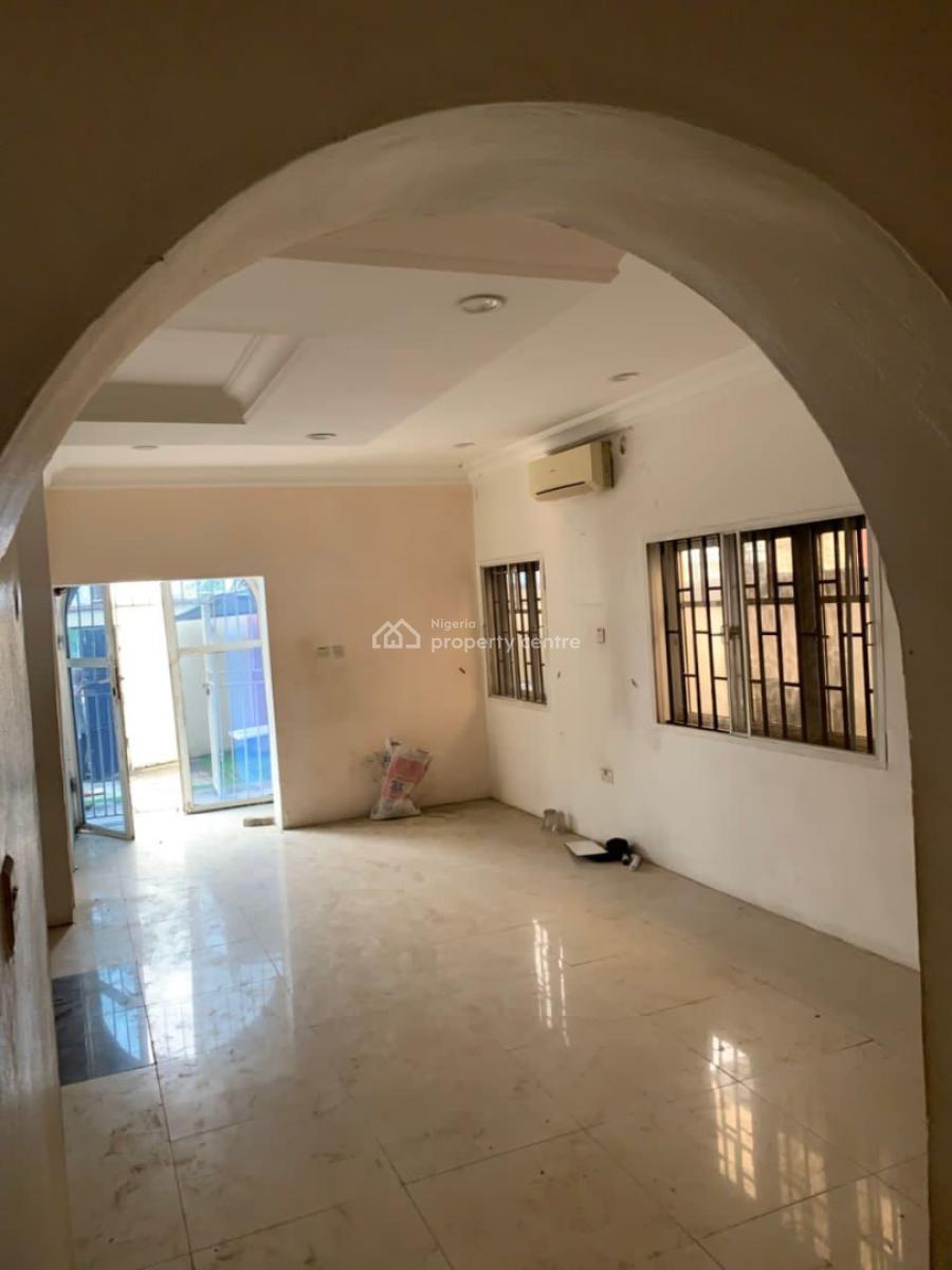 2 Bedroom Flat All Rooms Ensuite., Omole Phase 2, Ikeja, Lagos, Flat / Apartment for Rent