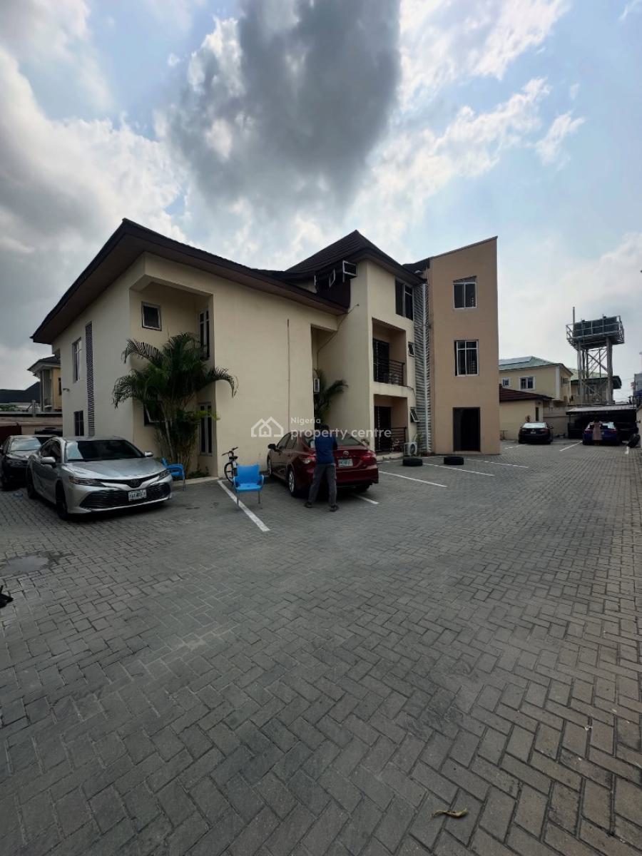 Spacious Mini Flat with Large Compound, Lekki Phase 1, Lekki, Lagos, Mini Flat (room and Parlour) for Rent