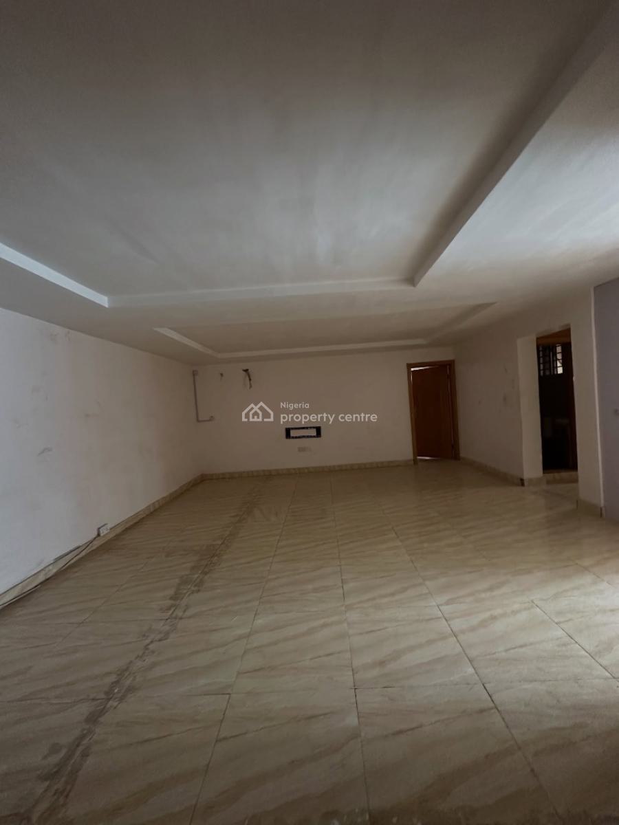 Spacious Mini Flat with Large Compound, Lekki Phase 1, Lekki, Lagos, Mini Flat (room and Parlour) for Rent