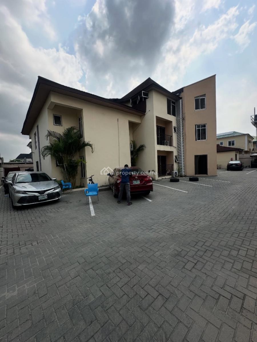 Spacious Mini Flat with Large Compound, Lekki Phase 1, Lekki, Lagos, Mini Flat (room and Parlour) for Rent
