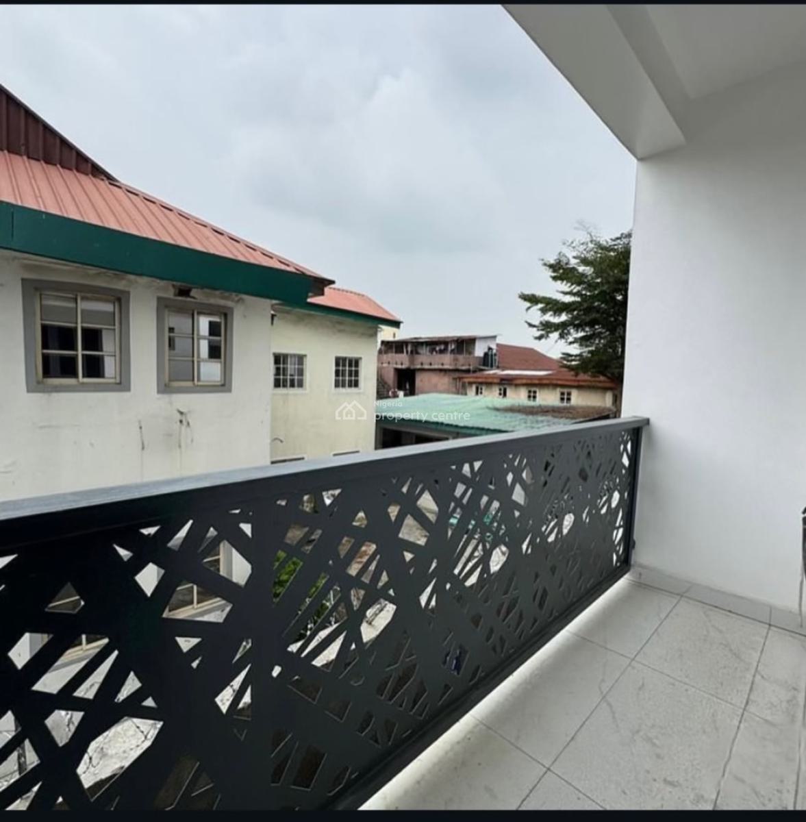 3 Bedroom Spacious Apartment with a Bq, Yaba, Lagos, Flat / Apartment for Sale