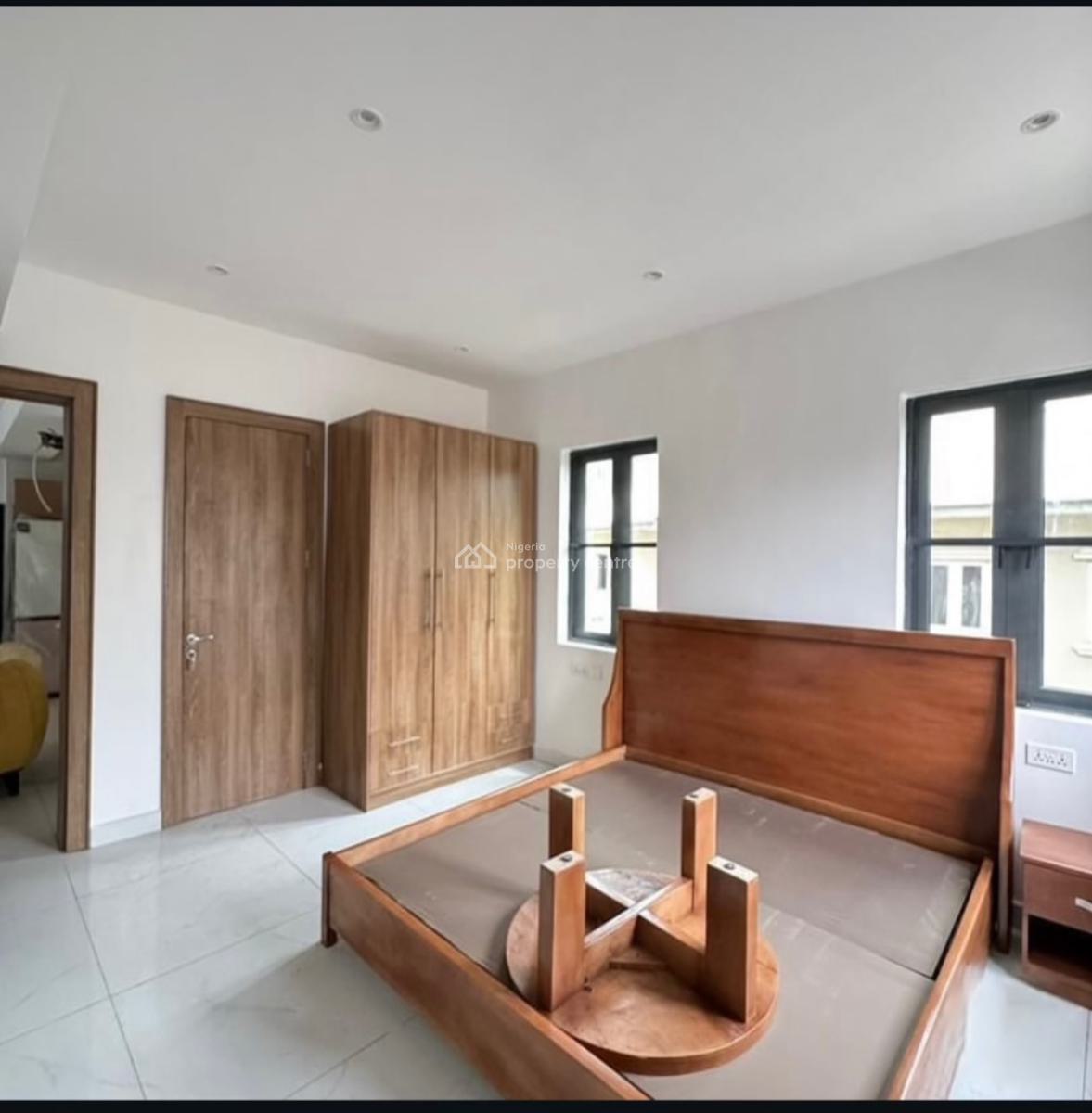 3 Bedroom Spacious Apartment with a Bq, Yaba, Lagos, Flat / Apartment for Sale