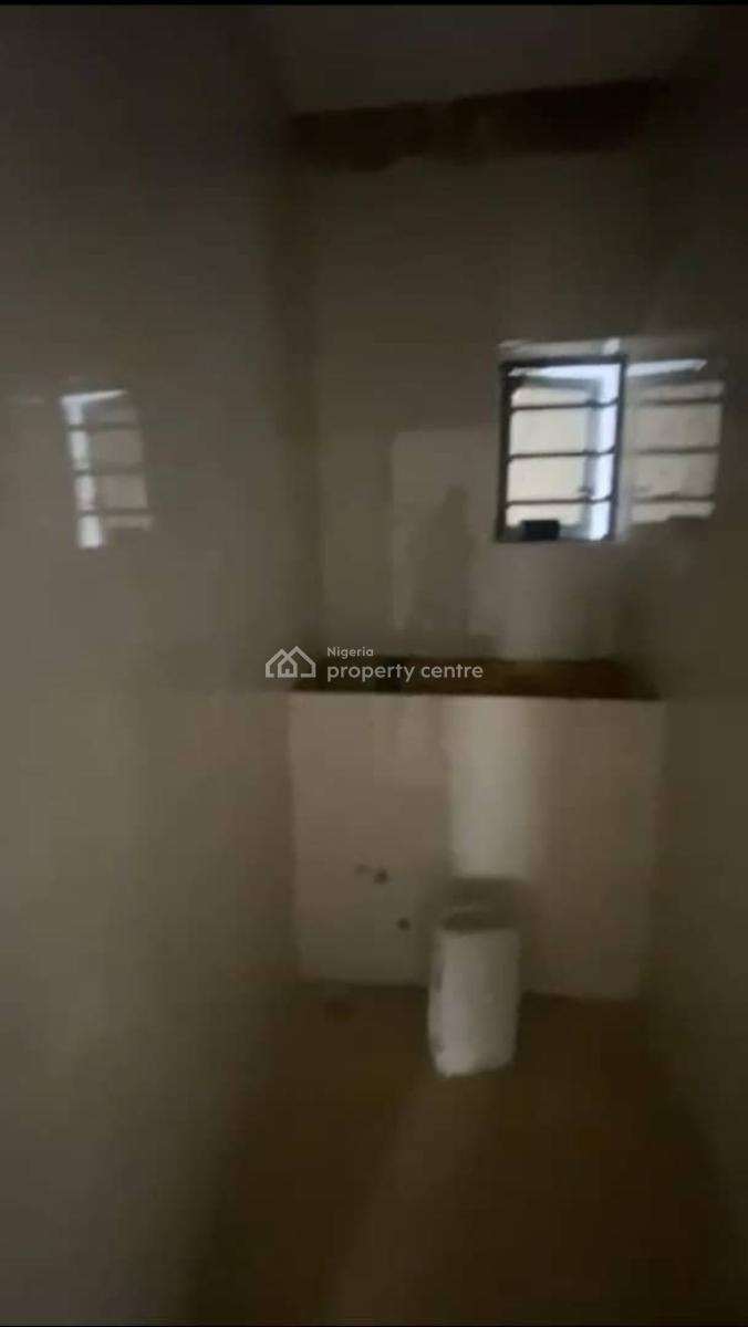 Lovely 2 Bedroom Flat, Off Ilupeju Bye Pass, Ilupeju, Lagos, Flat / Apartment for Rent