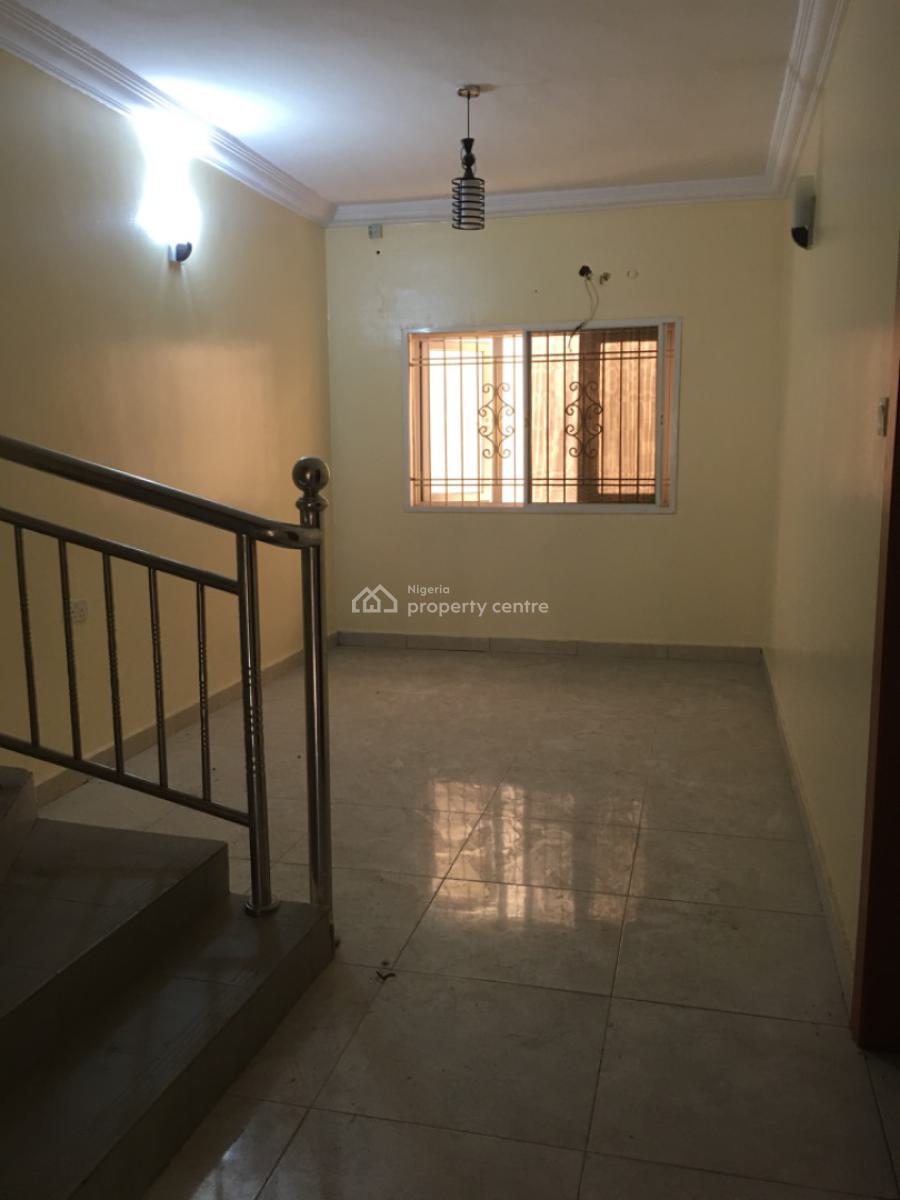 Nice 3-bedroom Terraced Duplex with Bq, Lekki Phase 1, Lekki, Lagos, Terraced Duplex for Rent