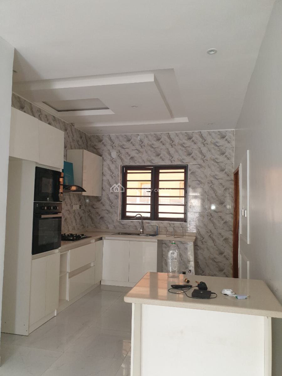 Spacious 2 Bedroom Flat, Salem Ilasan, Ikate, Lekki, Lagos, Flat / Apartment for Rent