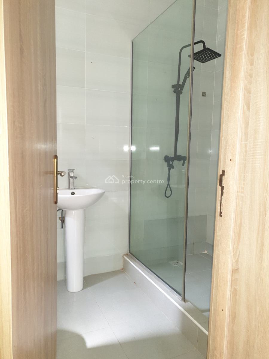 Spacious 2 Bedroom Flat, Salem Ilasan, Ikate, Lekki, Lagos, Flat / Apartment for Rent