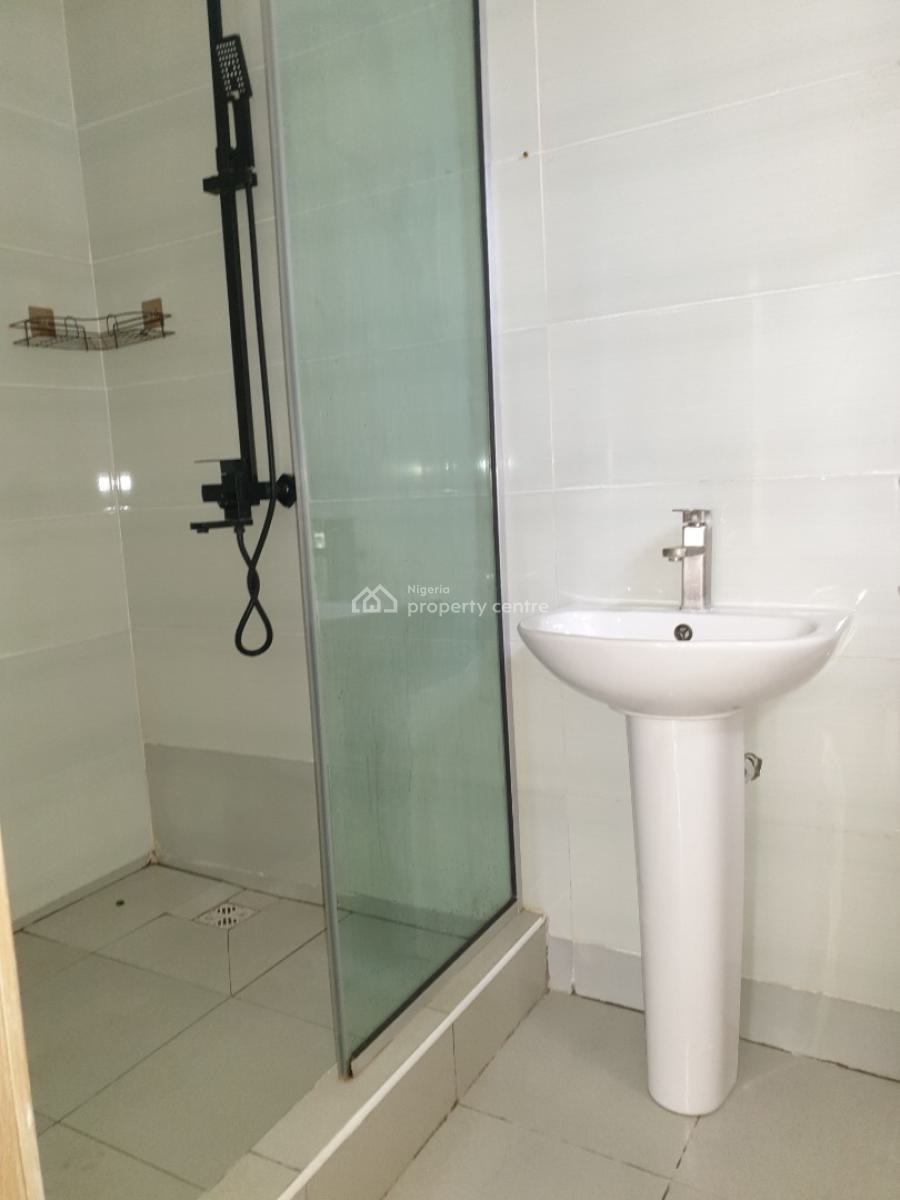 Spacious 2 Bedroom Flat, Salem Ilasan, Ikate, Lekki, Lagos, Flat / Apartment for Rent